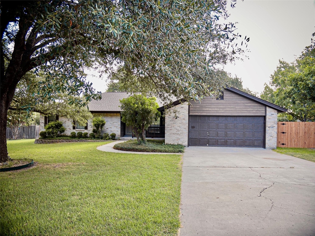 1612 Buttercup Rd - Photo 0