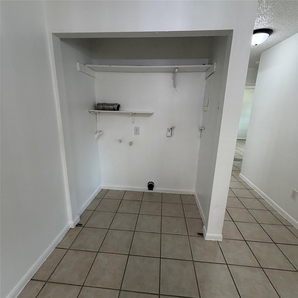1301 Greenlawn Pkwy - Photo 5