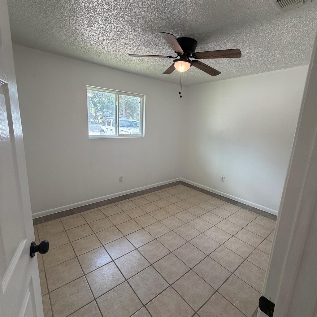 1301 Greenlawn Pkwy - Photo 8