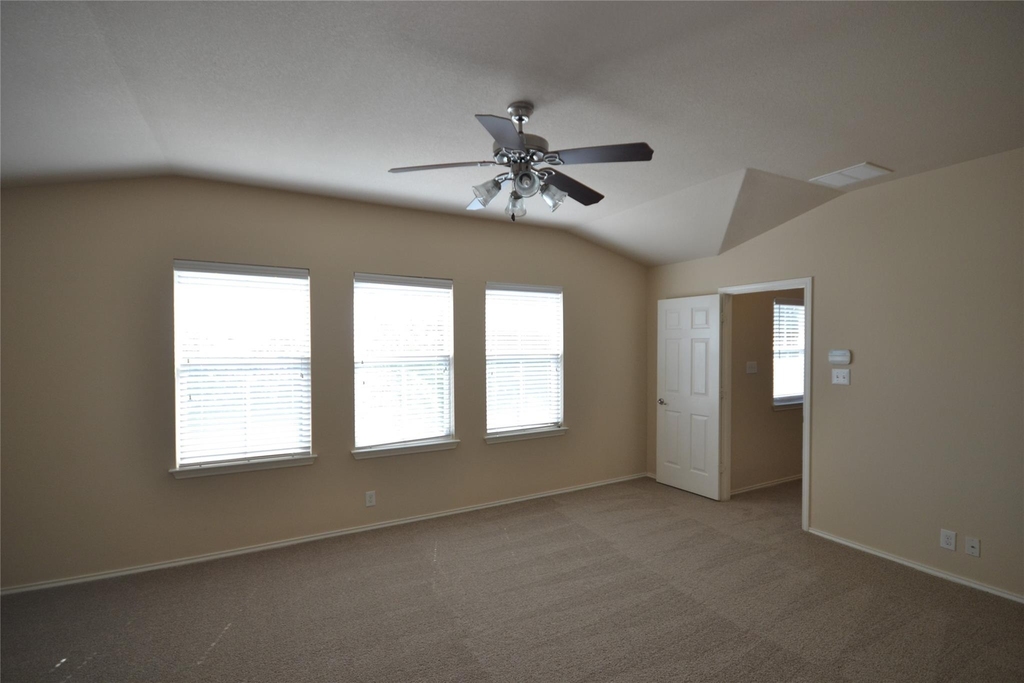 409 Riverine Way - Photo 14