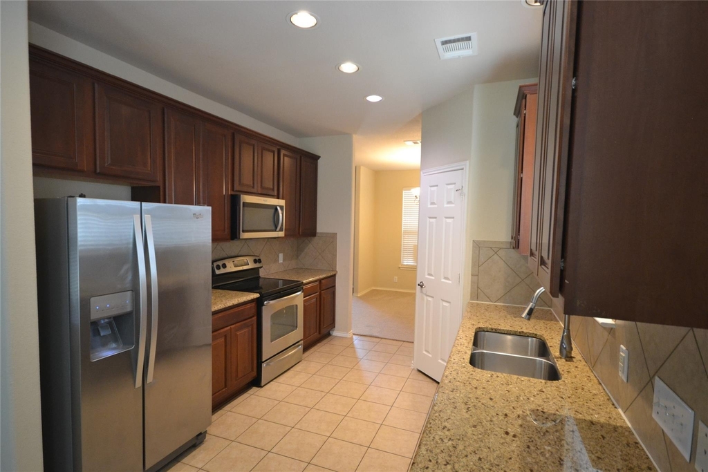 409 Riverine Way - Photo 1
