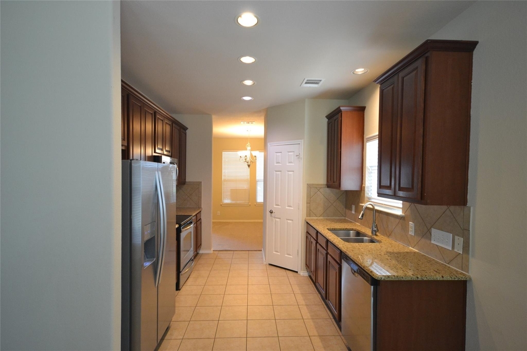409 Riverine Way - Photo 2