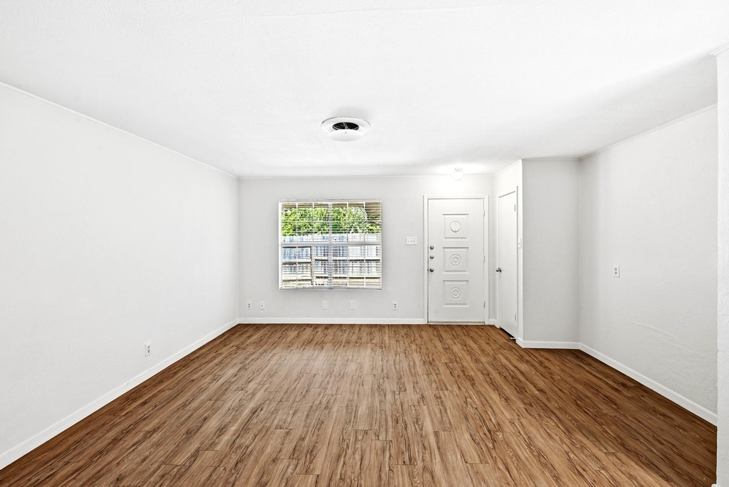 8204 Exmoor Dr - Photo 9