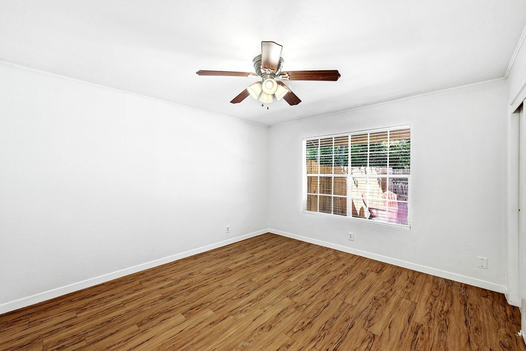 8204 Exmoor Dr - Photo 16