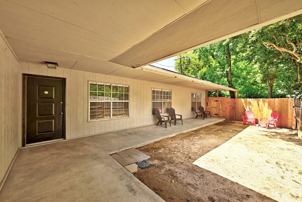8204 Exmoor Dr - Photo 3