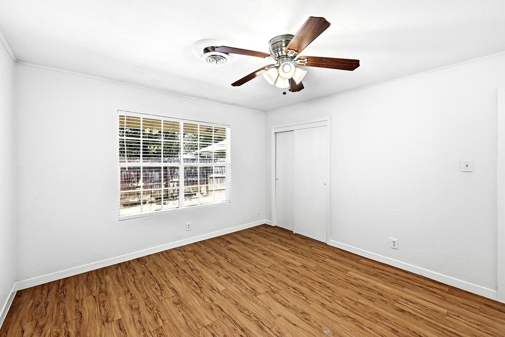 8204 Exmoor Dr - Photo 18