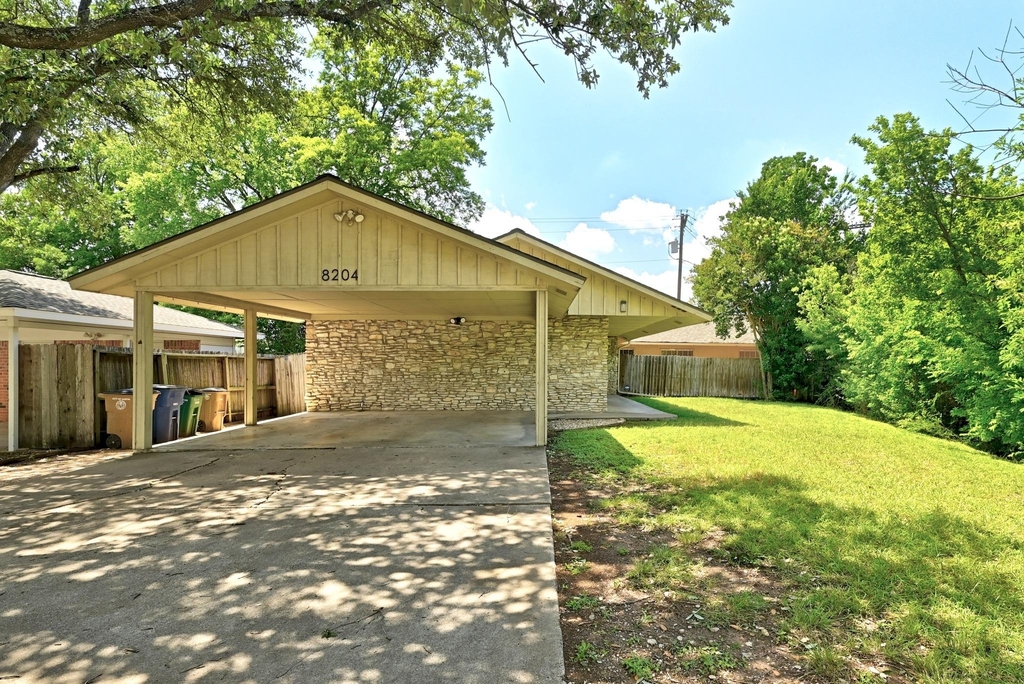 8204 Exmoor Dr - Photo 0