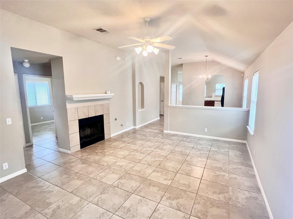 2509 Elara Dr - Photo 2