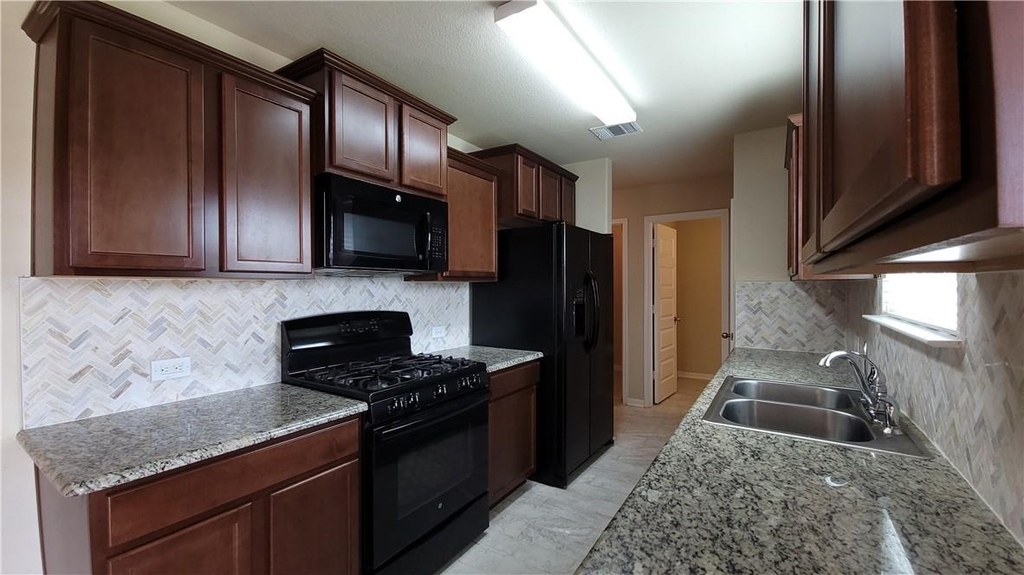 110 Wilson Ct - Photo 7