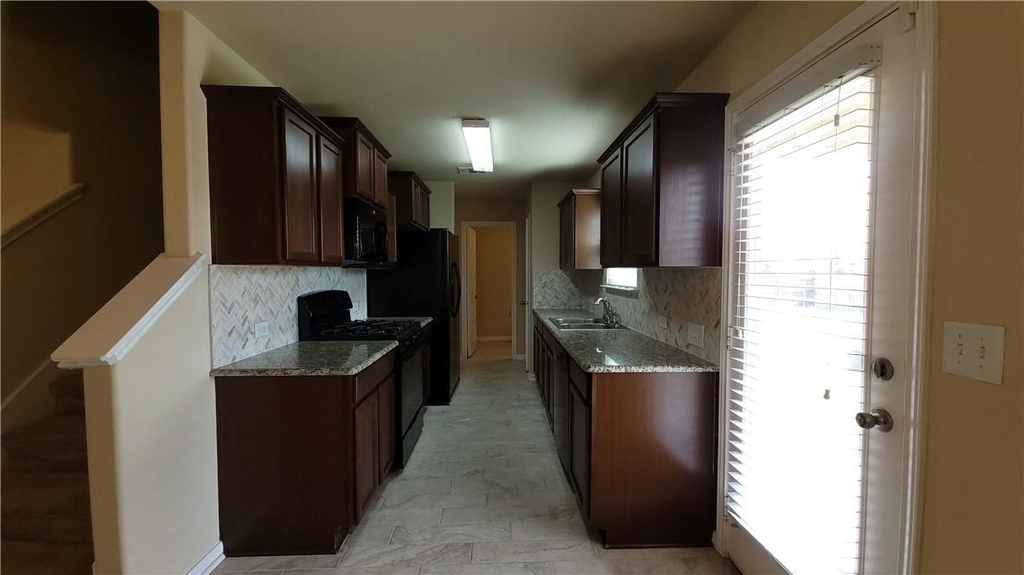 110 Wilson Ct - Photo 6