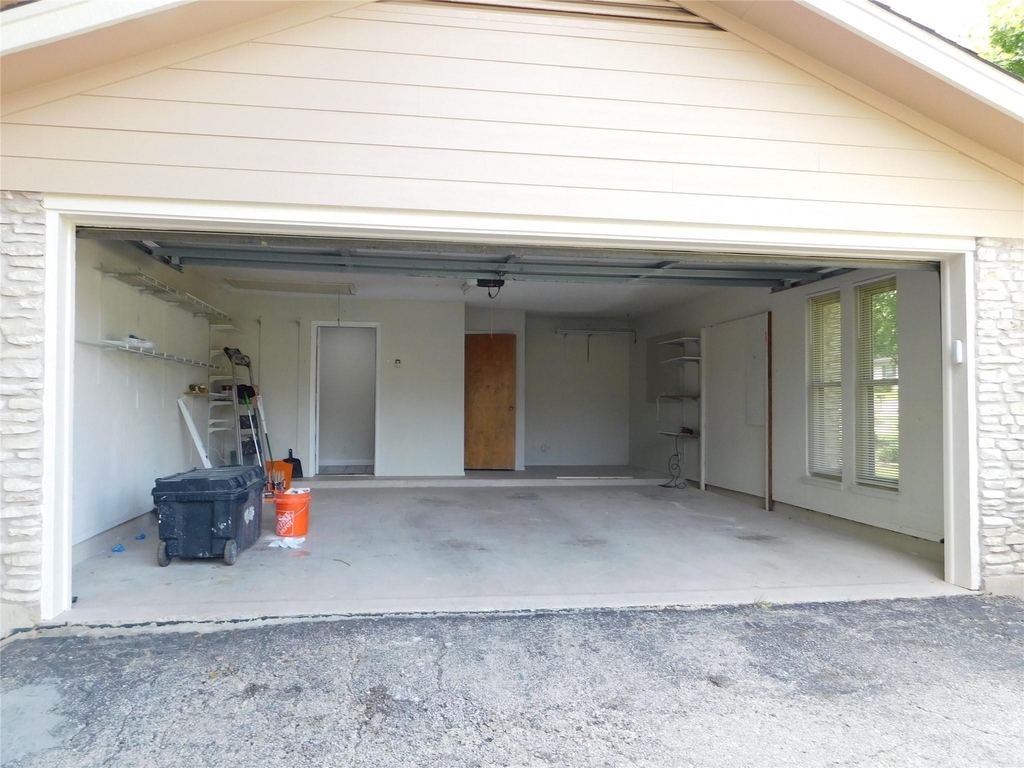 1006 Porpoise St - Photo 2