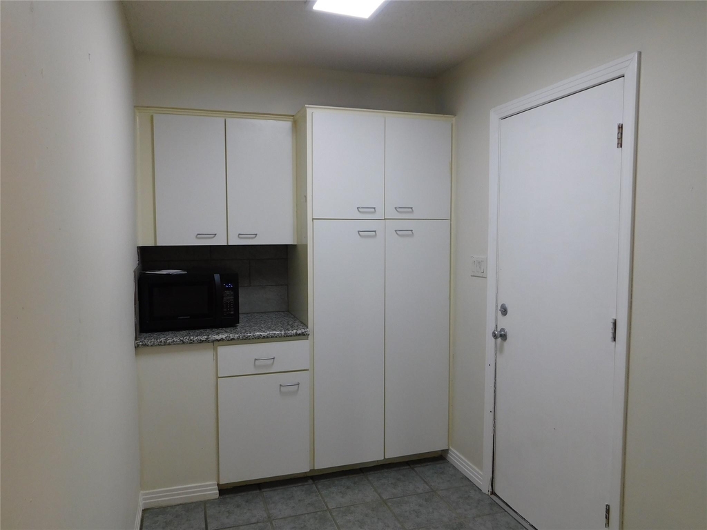 1006 Porpoise St - Photo 10