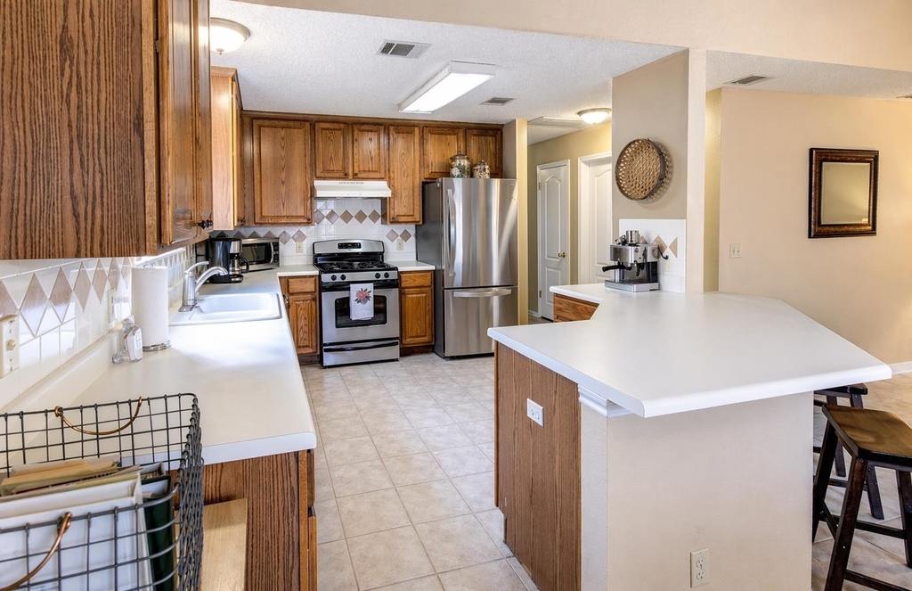 12900 Medina River Way - Photo 4
