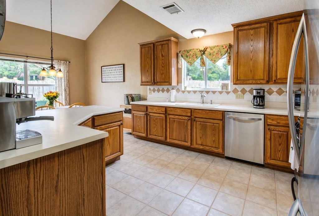 12900 Medina River Way - Photo 3