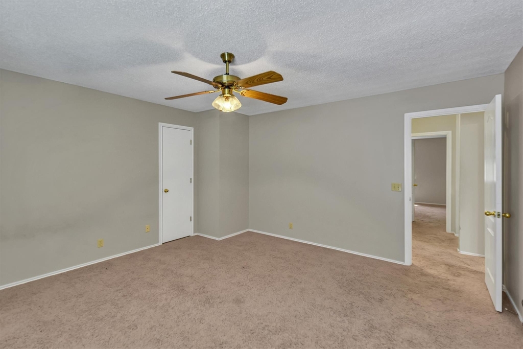 12900 Medina River Way - Photo 31