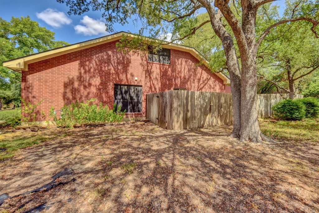 12900 Medina River Way - Photo 36