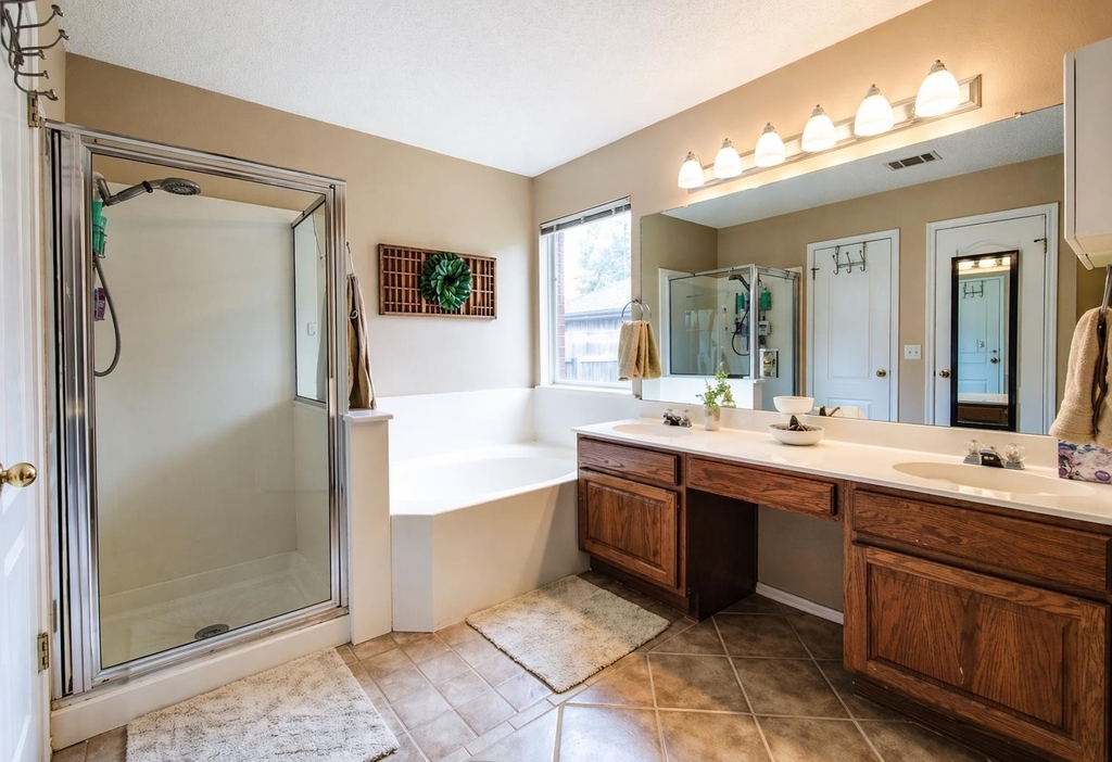 12900 Medina River Way - Photo 11