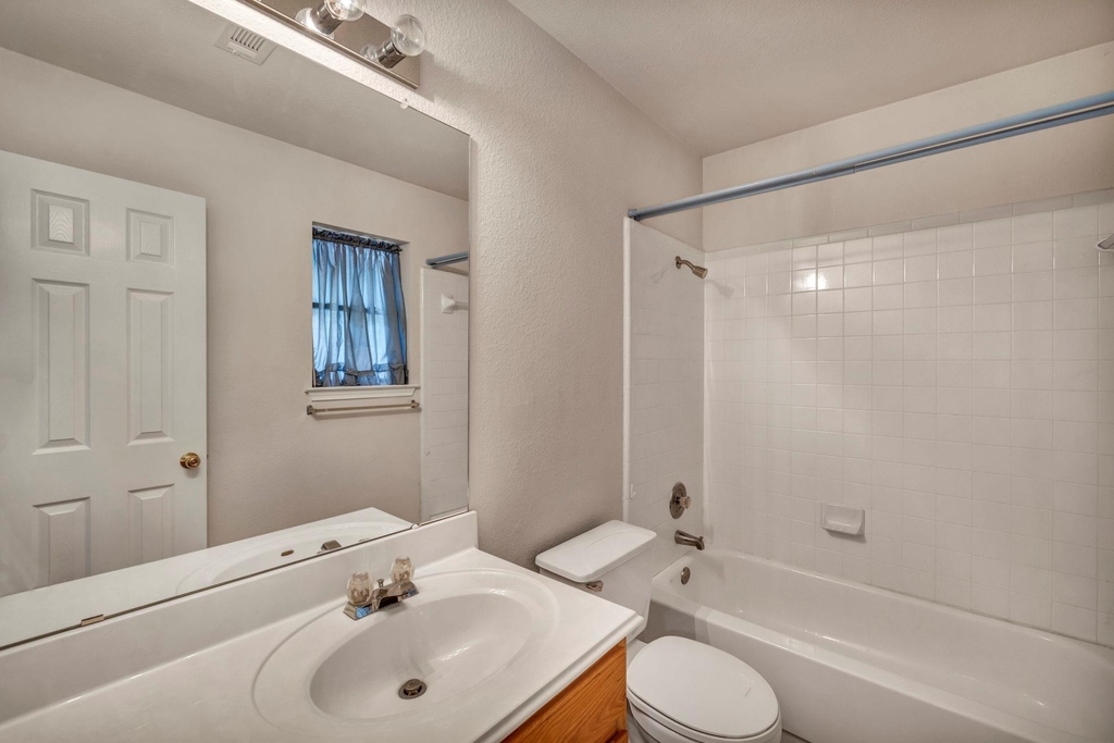 216 Meadowside Dr - Photo 6
