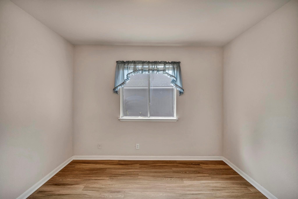 216 Meadowside Dr - Photo 12