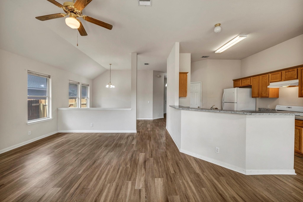216 Meadowside Dr - Photo 22