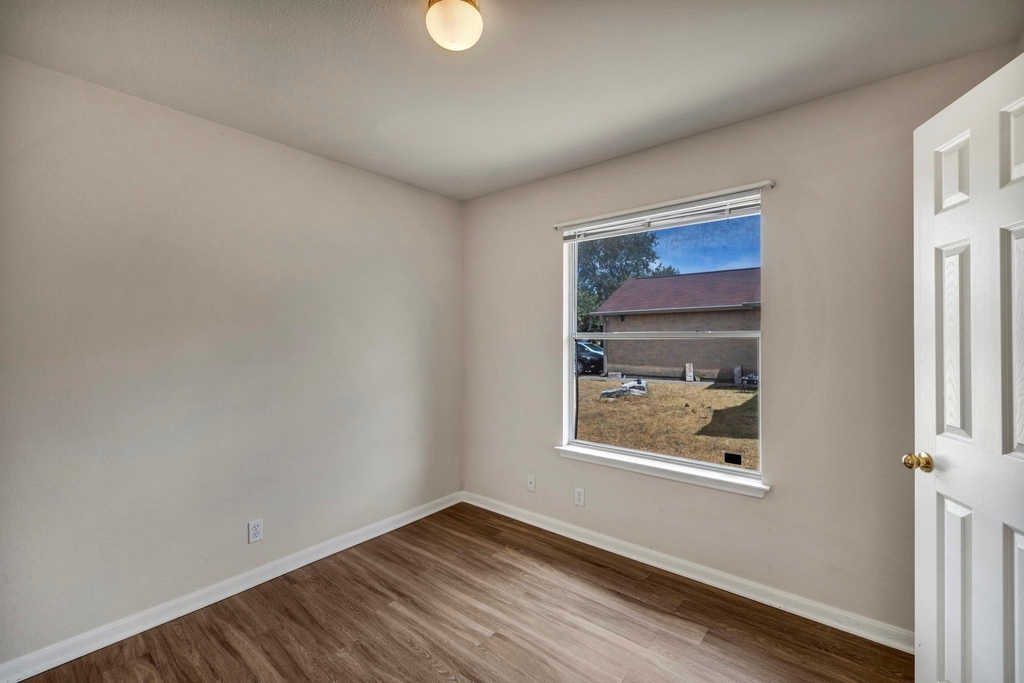 216 Meadowside Dr - Photo 35