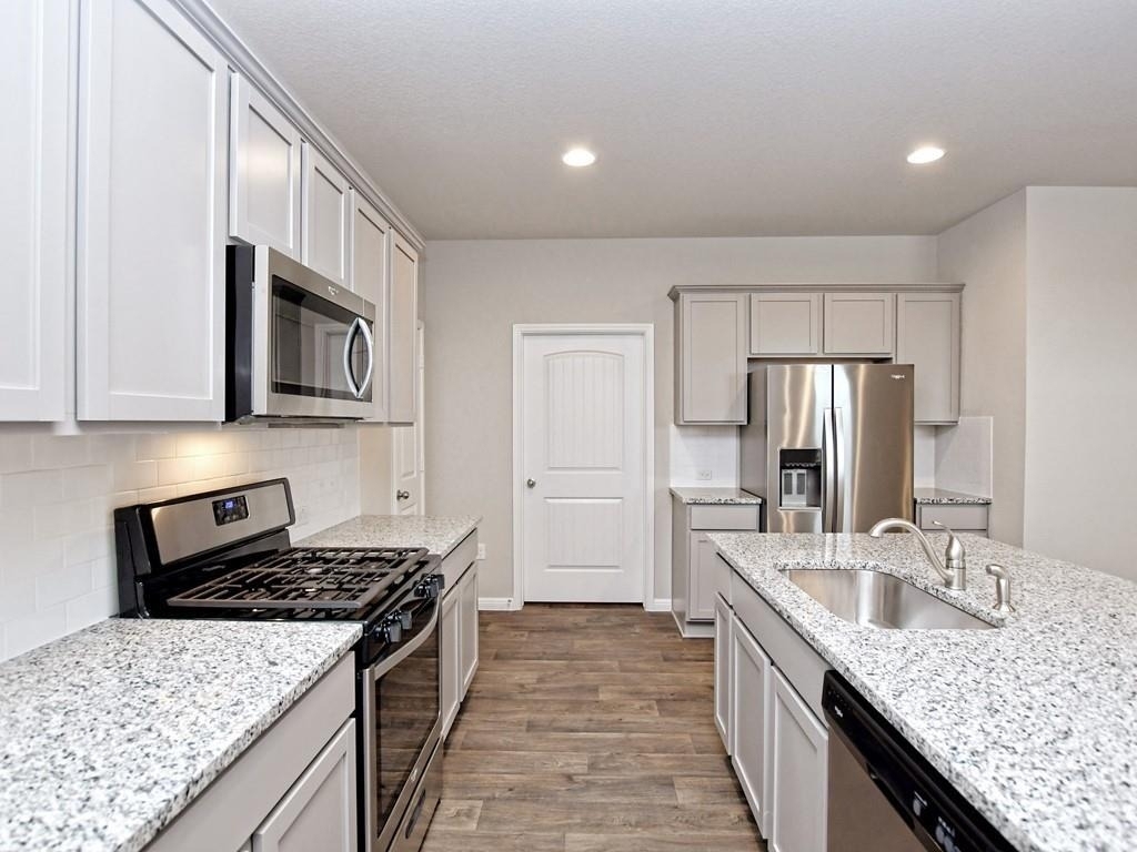 610 Roaring Fork Ln - Photo 3