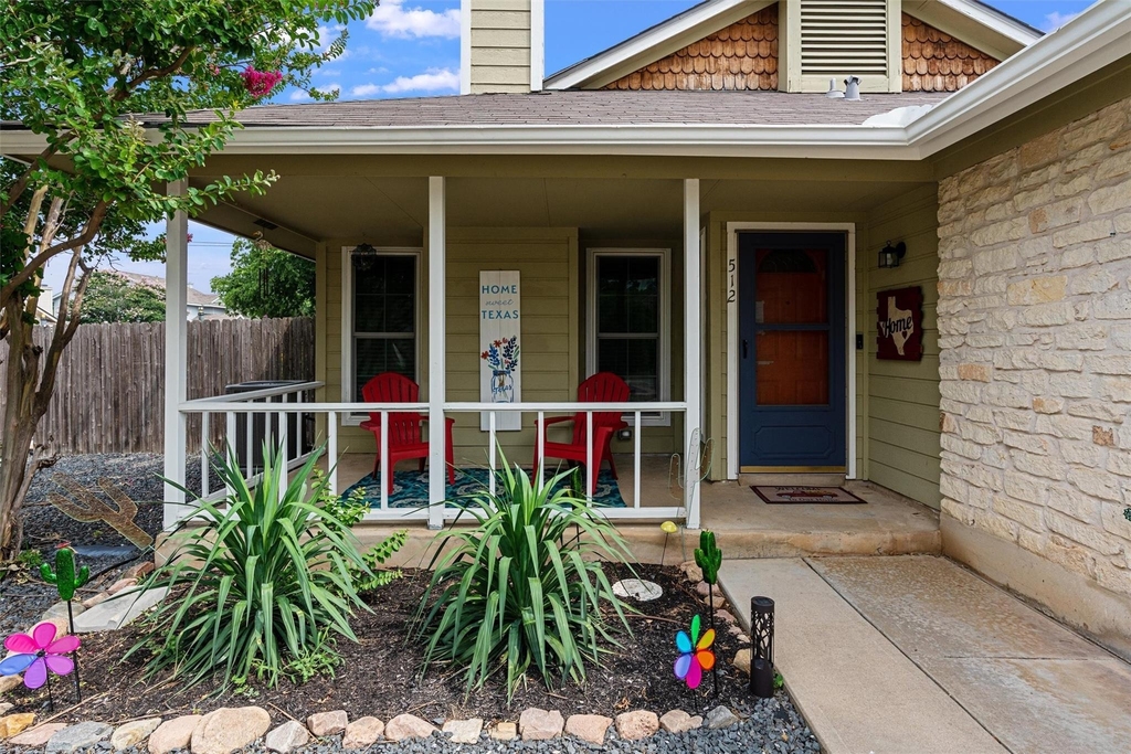 512 Edwards Dr - Photo 2