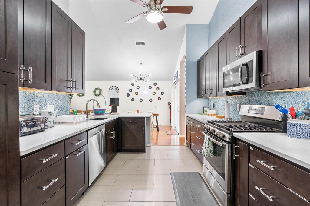 512 Edwards Dr - Photo 13