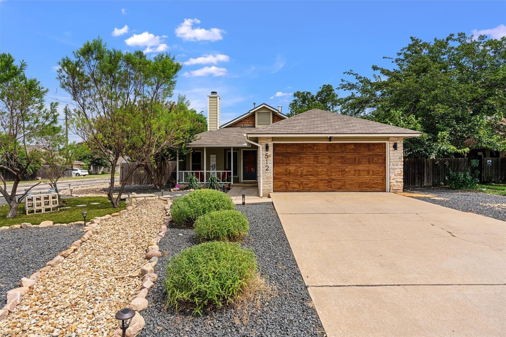 512 Edwards Dr - Photo 1