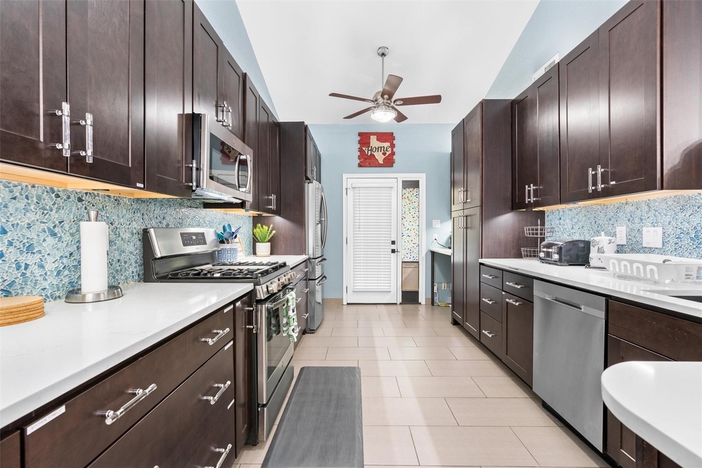 512 Edwards Dr - Photo 12