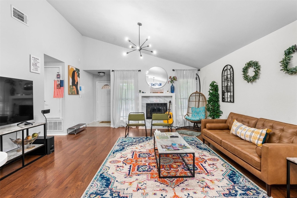 512 Edwards Dr - Photo 4