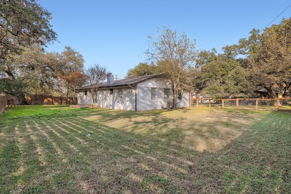 210 College St - Photo 24