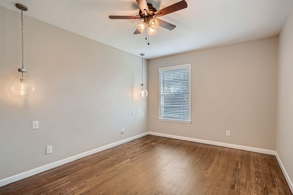 210 College St - Photo 11