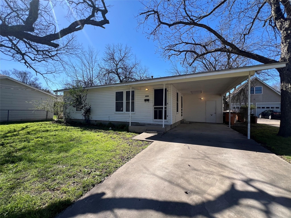 1007 E 38th St - Photo 0