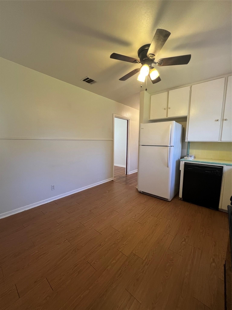 1007 E 38th St - Photo 7