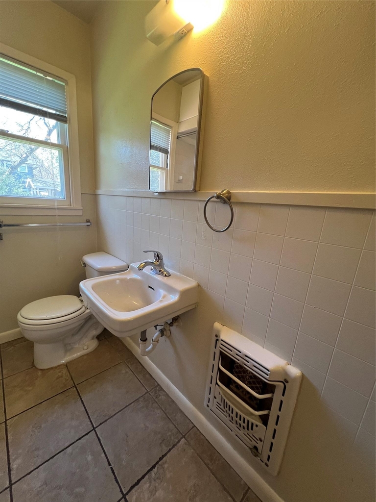 1007 E 38th St - Photo 10