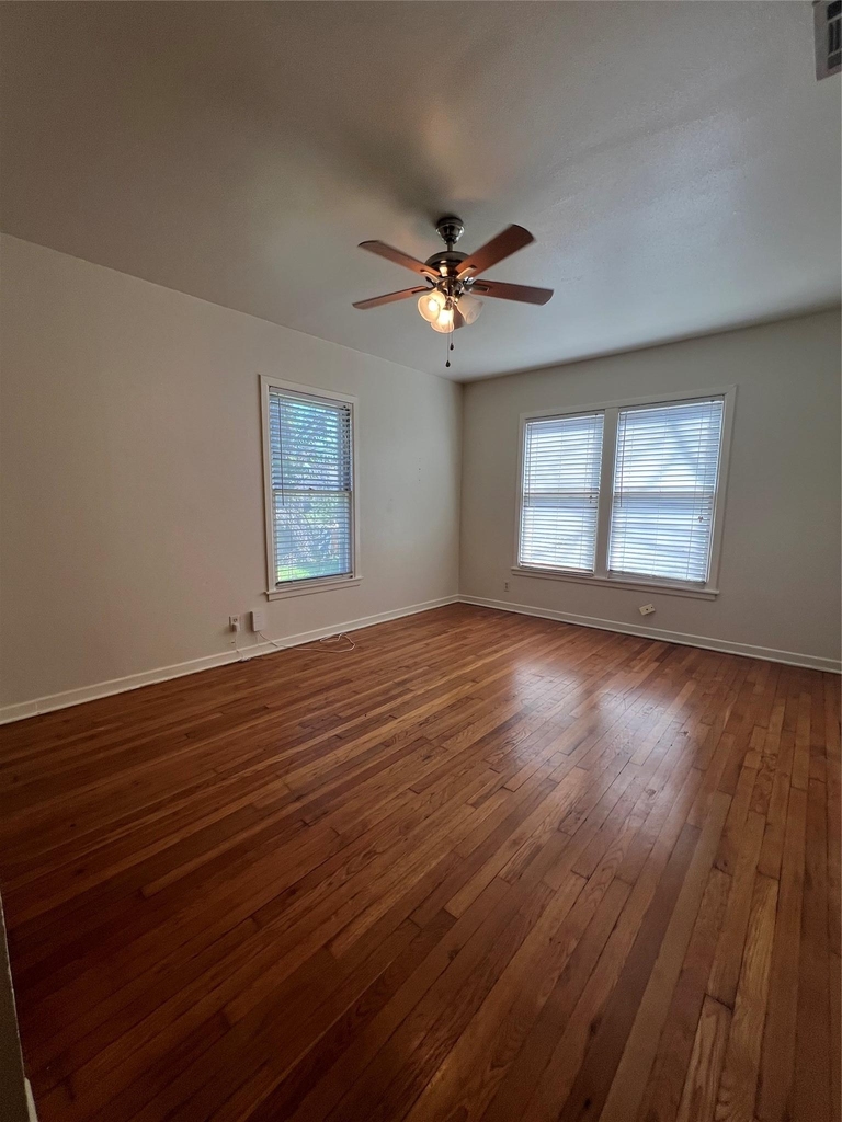 1007 E 38th St - Photo 12