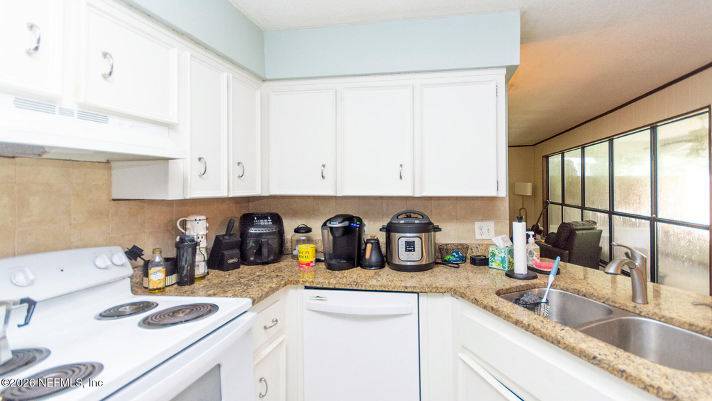 13009 Bent Pine Court E - Photo 11
