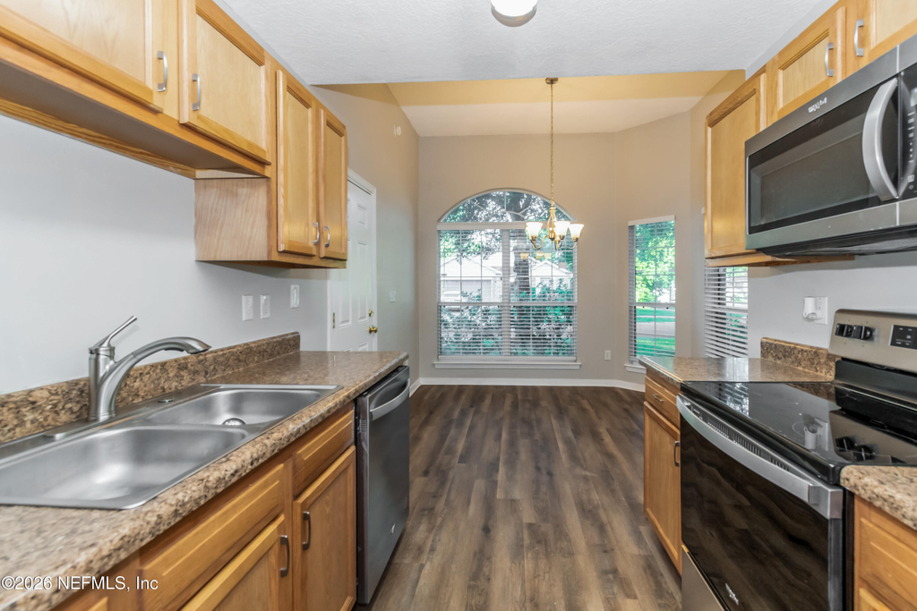 6401 Sarahs View Court - Photo 5