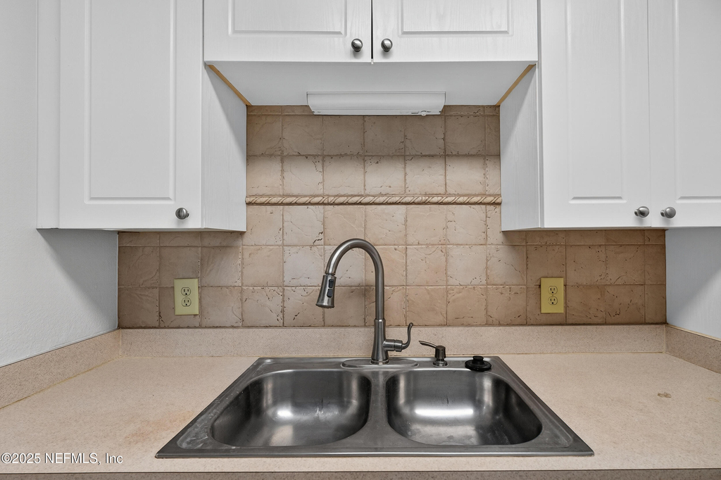 10200 Belle Rive Boulevard - Photo 9