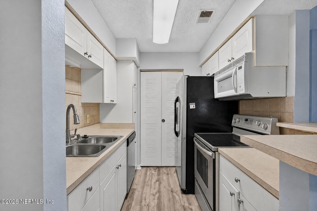 10200 Belle Rive Boulevard - Photo 27