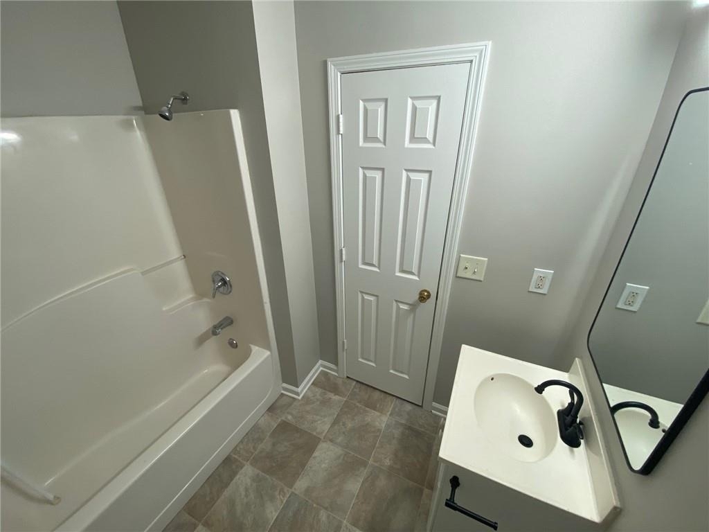 130 River Pointe Court Sw - Photo 16
