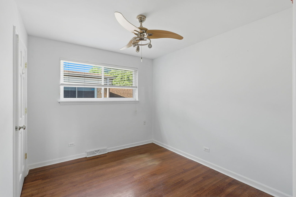 613 Leamington Avenue - Photo 13