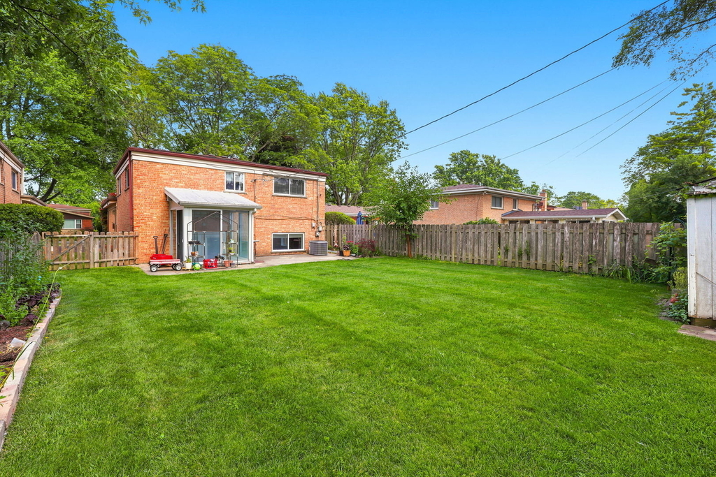 613 Leamington Avenue - Photo 23