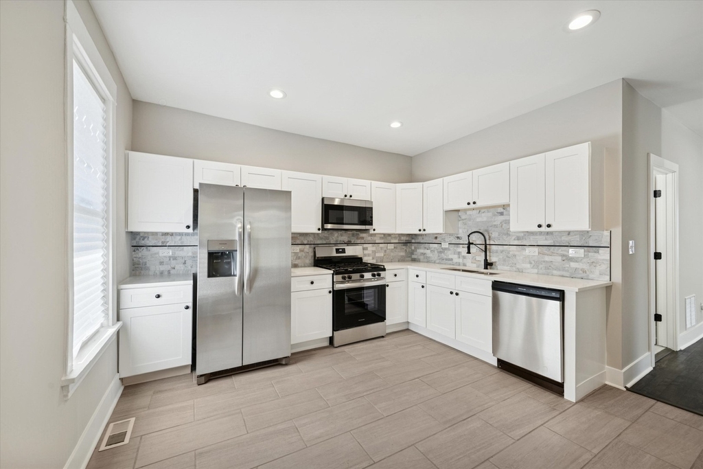 4845 W Potomac Avenue - Photo 1