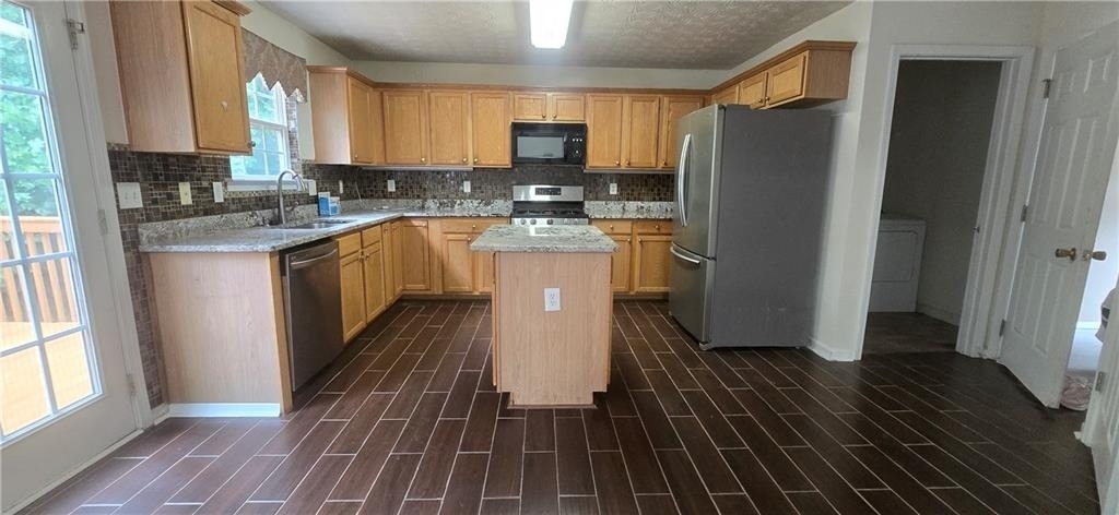 3811 Roxfield Drive - Photo 7