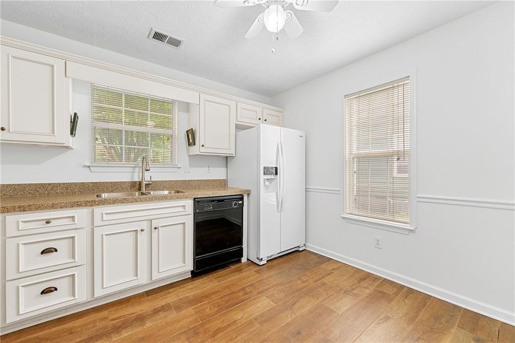 3040 Majestic Park Court - Photo 2