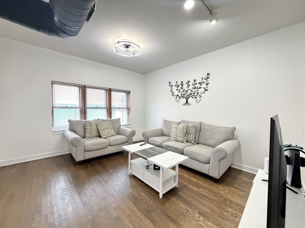 1933 W Grand Avenue - Photo 6