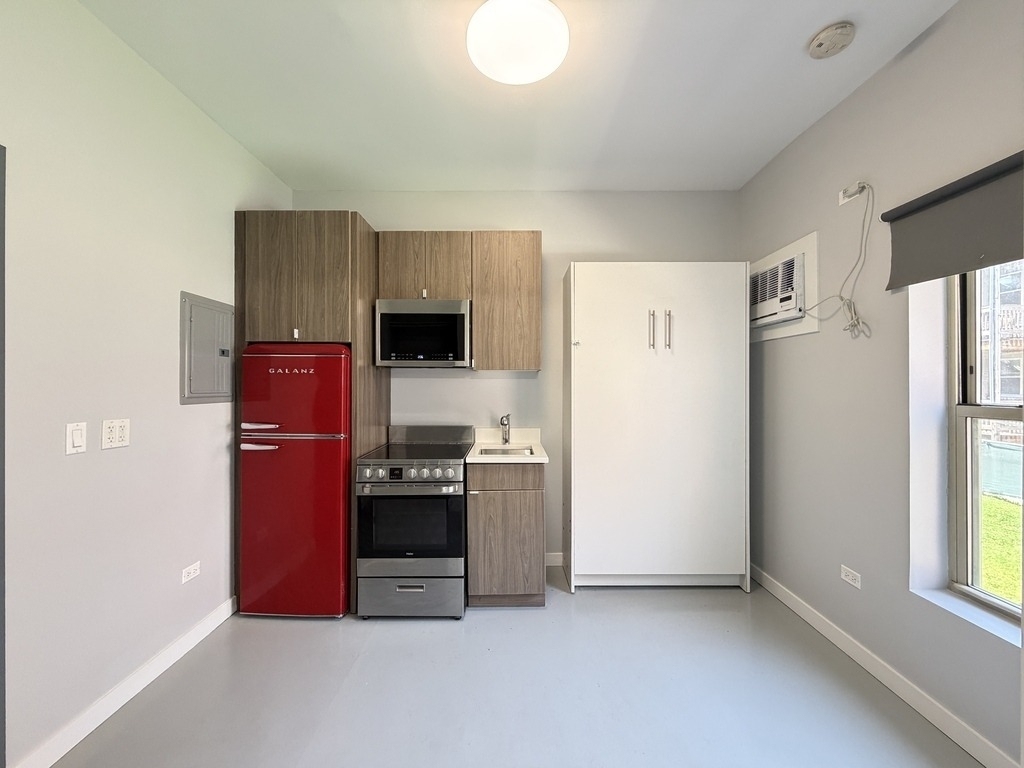4700 N Racine Avenue - Photo 1