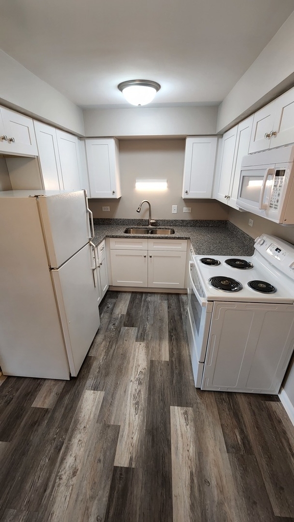 17544 71st Avenue - Photo 2